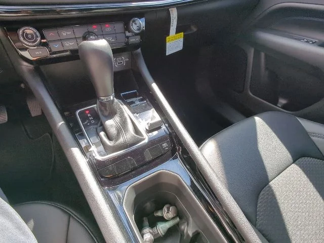 New 2026 Black Jeep Latitude image 16