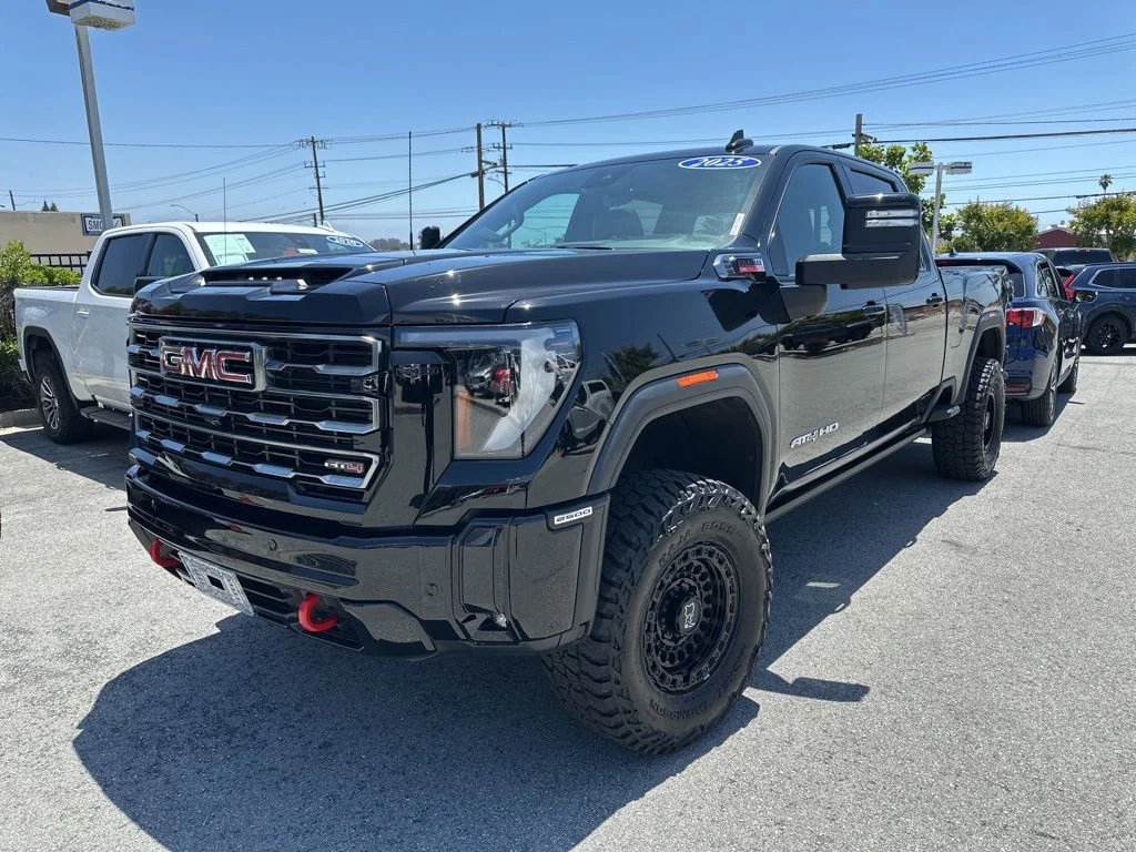 2025 GMC Sierra 4WD Crew Cab Standard Box AT4's photo