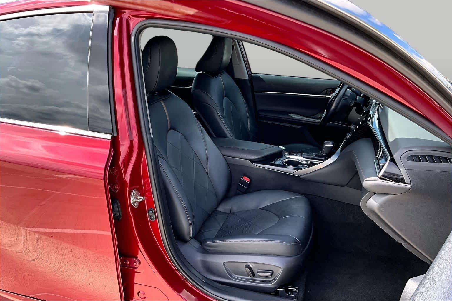 Used 2019 Ruby Flare Pearl Toyota XLE image 9