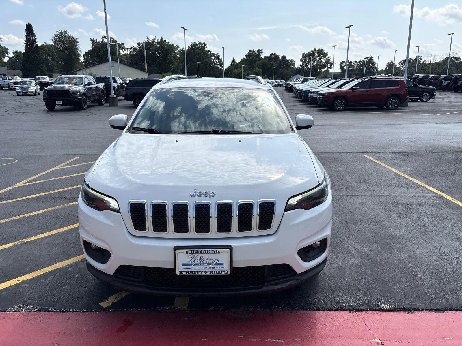 Used 2021 Bright White Clearcoat Jeep Latitude Lux image 2