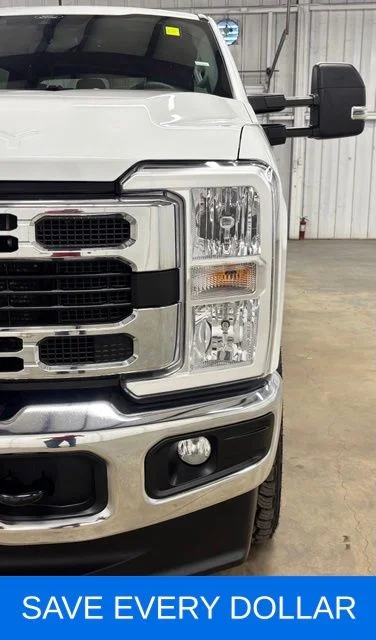 Used 2025 White Ford XLT image 9