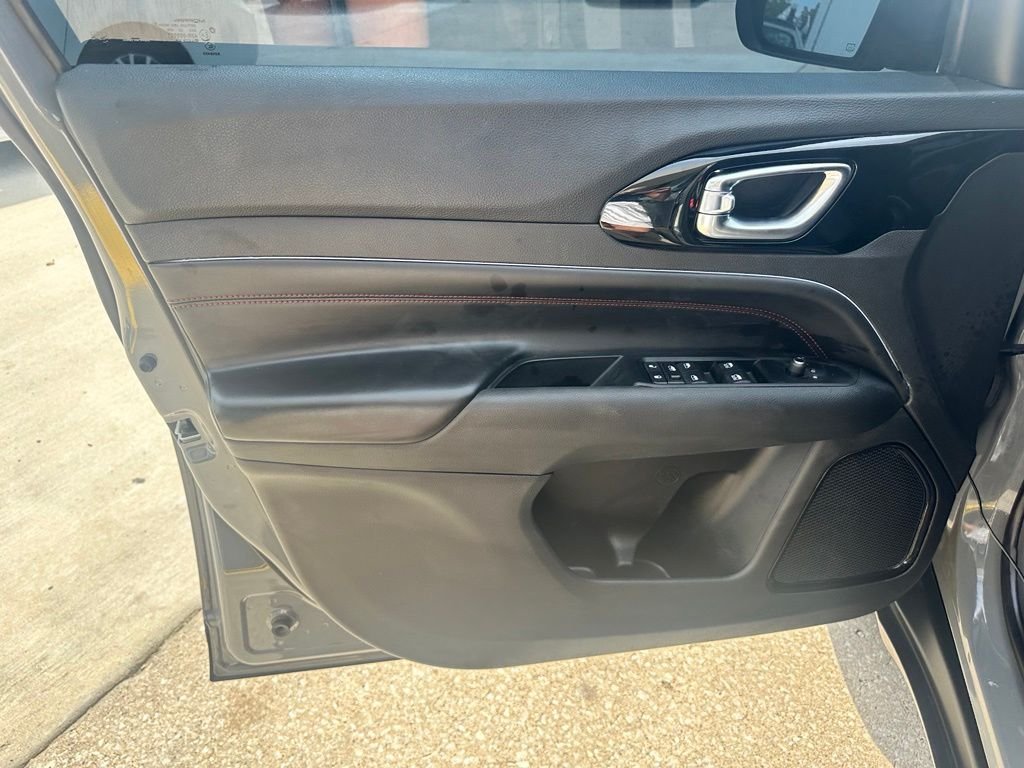 Used 2022 Gray Jeep Trailhawk image 10