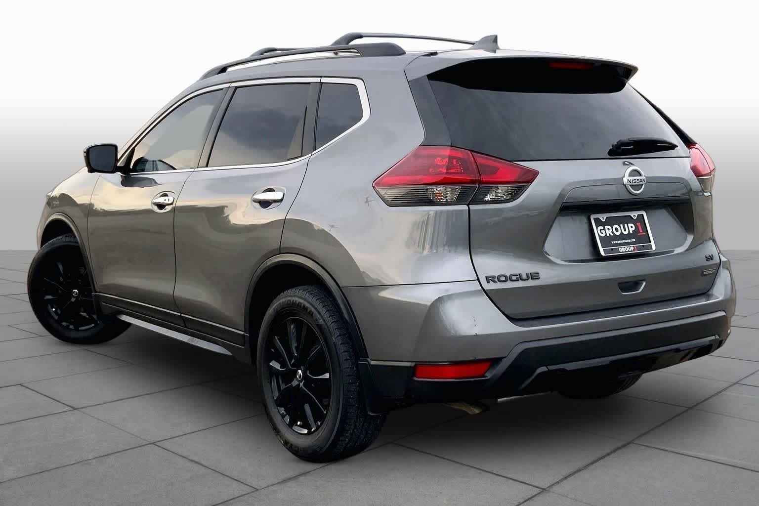 Used 2018 Gun Metallic Nissan SV image 12