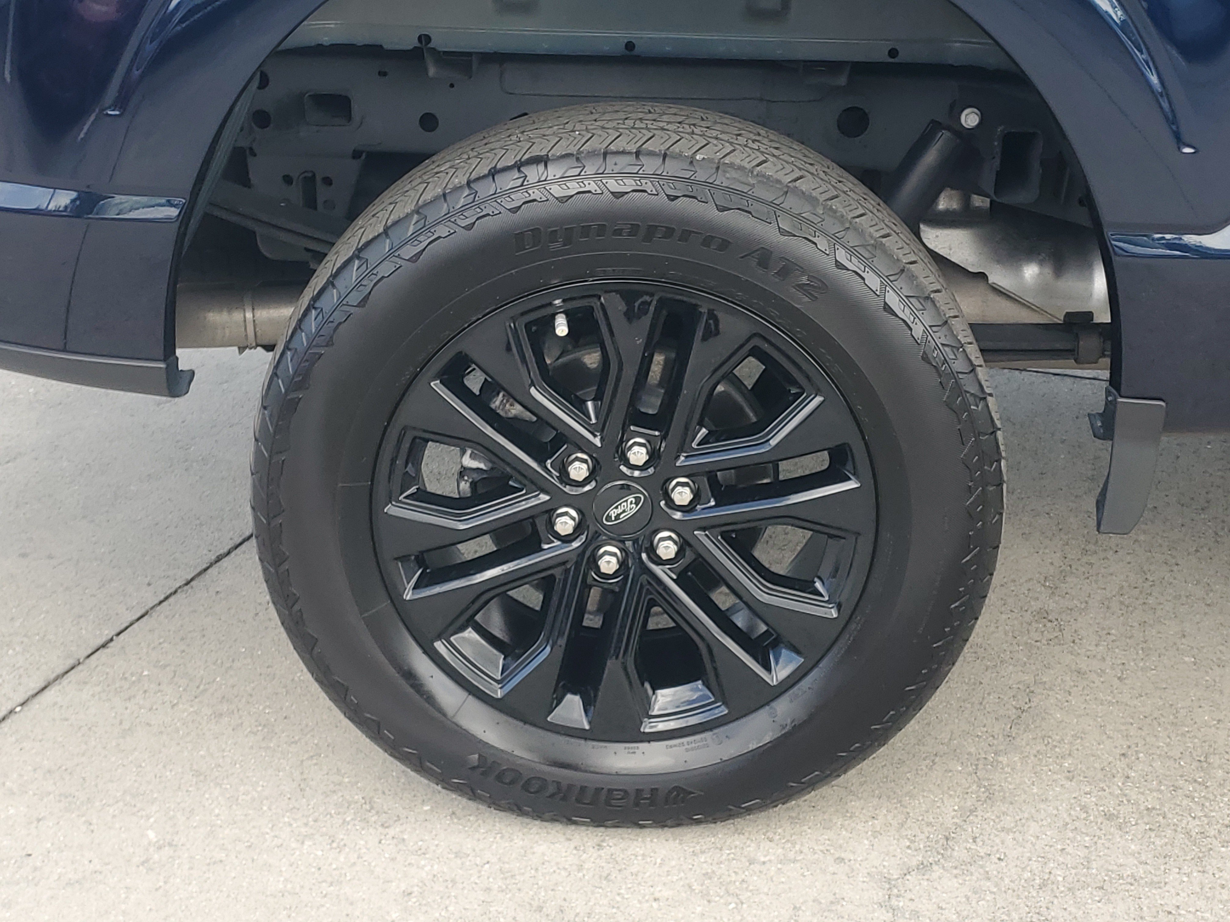 Used 2025 Antimatter Blue Metallic Ford LARIAT image 10