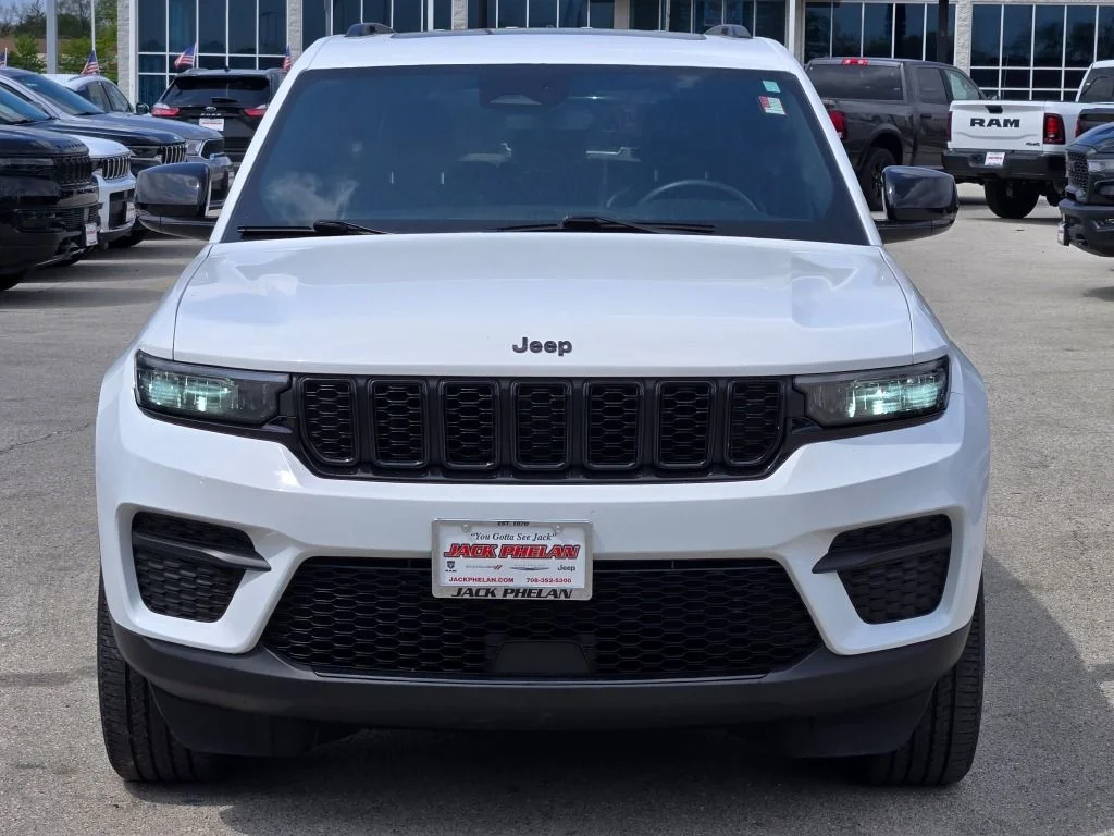 Certified Used 2023 White Jeep Altitude X image 3