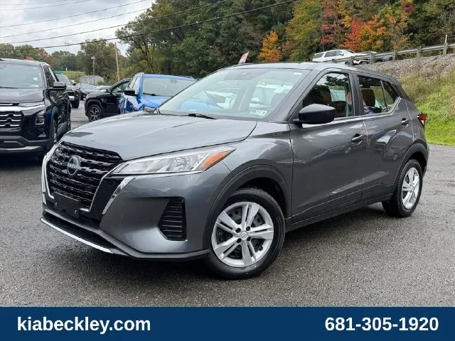 Used 2025 Gray Nissan S image 2