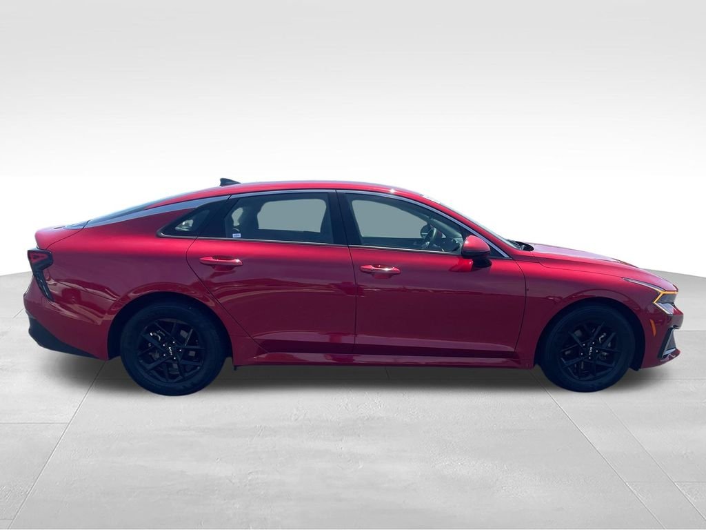 Used 2025 Red Kia LXS image 6
