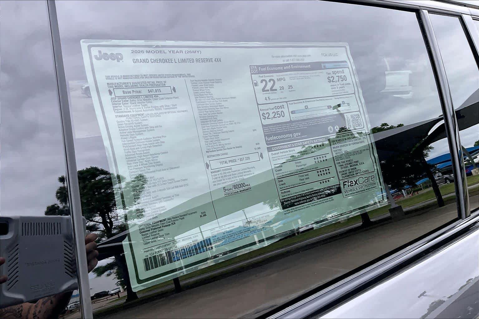 New 2026 Baltic Gray Metallic Clear-Coat Exterior Paint Jeep Limited Reserve image 19