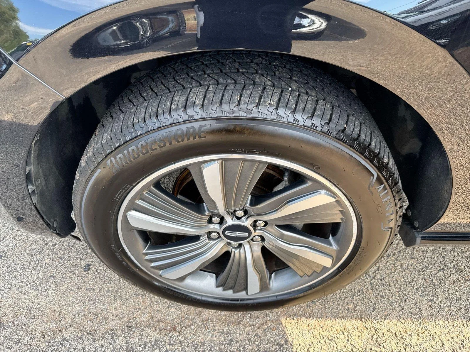 Used 2019 Infinite Black Metallic Lincoln Reserve image 26