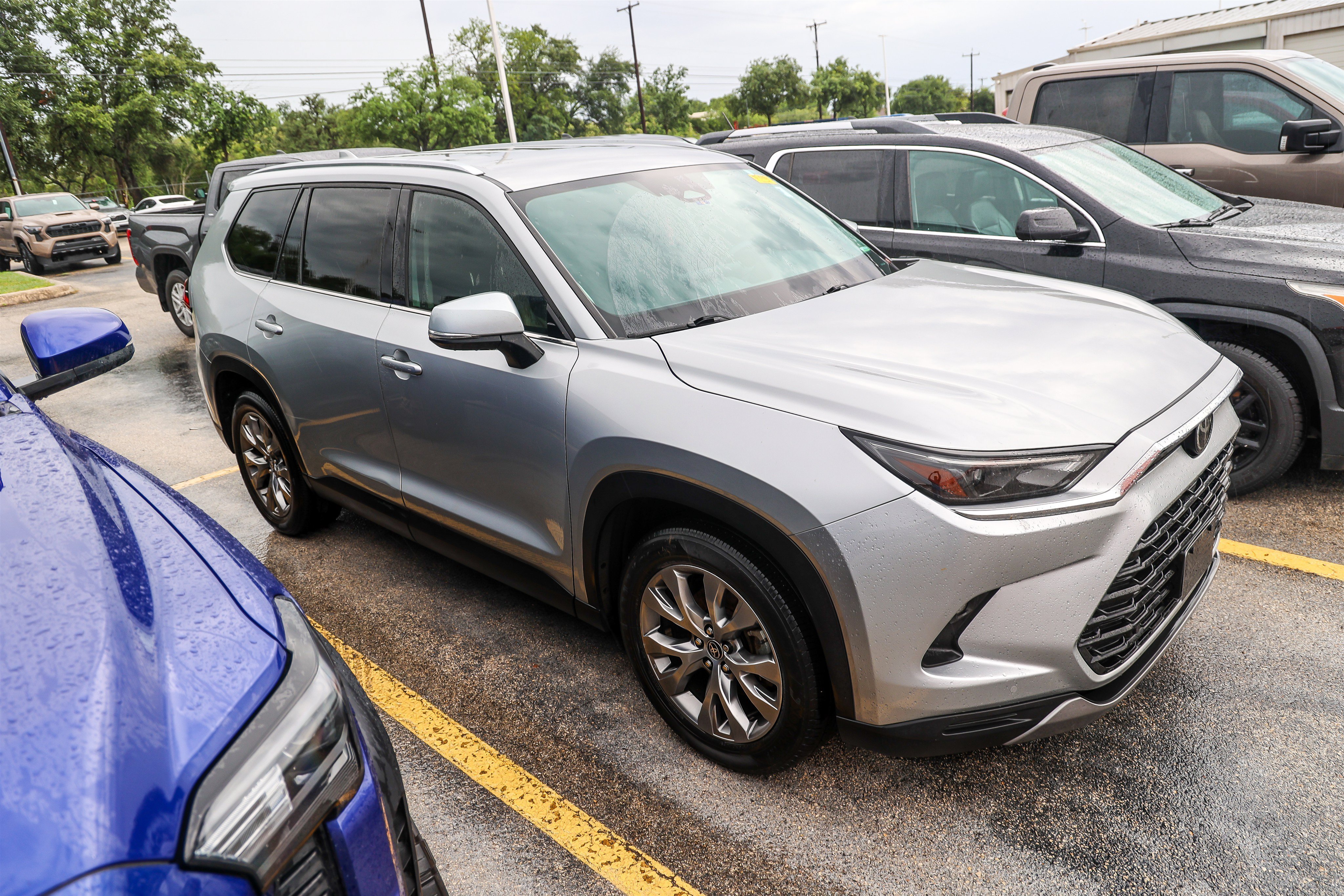 Used 2024 CELESTIAL SILVER Toyota Limited image 6