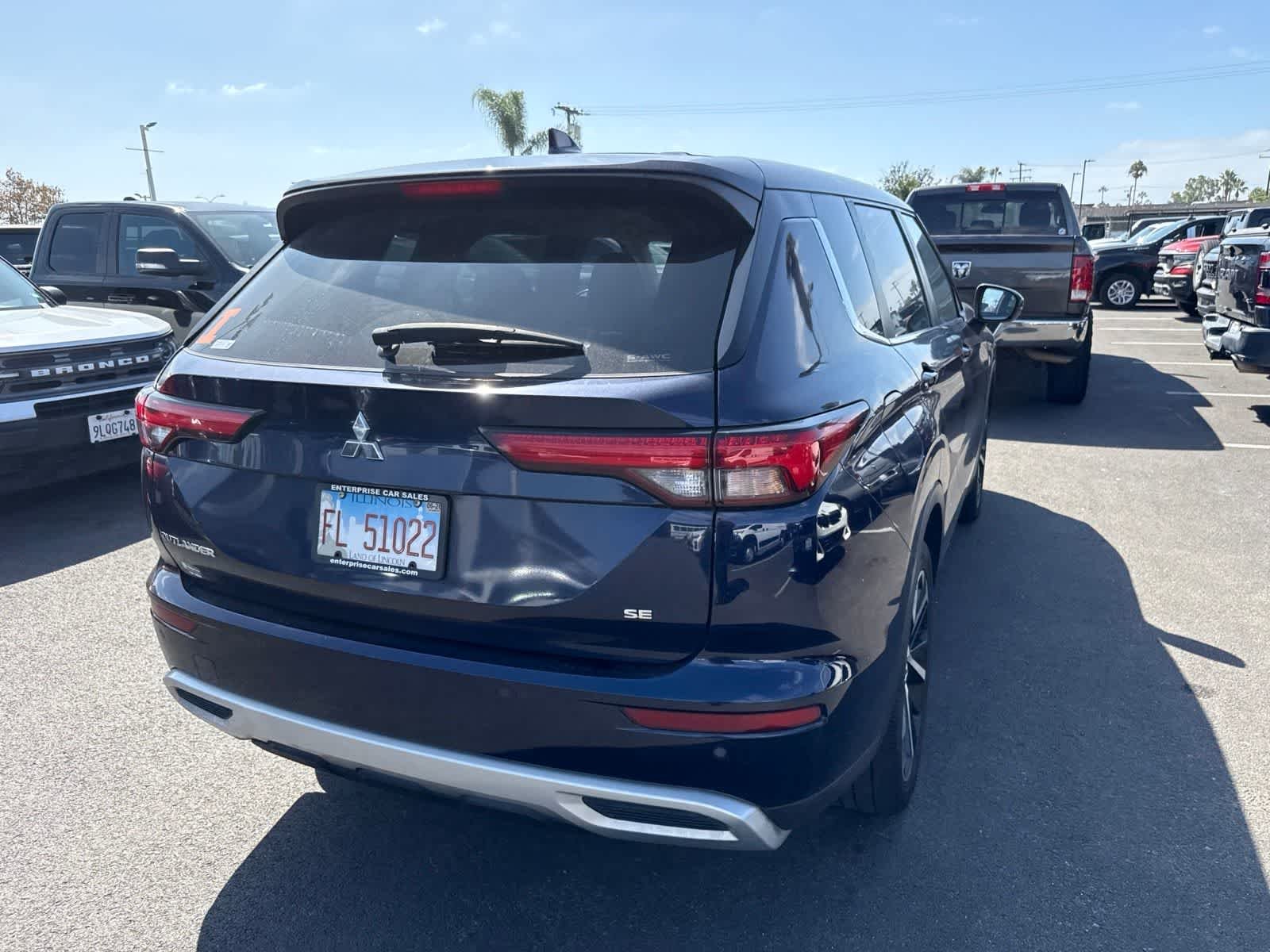 Used 2023 Cosmic Blue Metallic Mitsubishi SE image 14