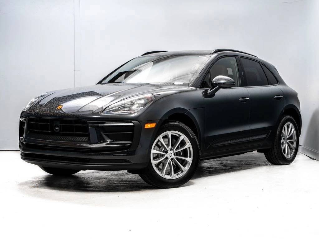 2026 Porsche Macan Base