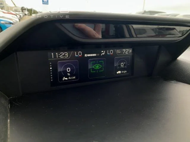 Used 2023  SUBARU  image 21