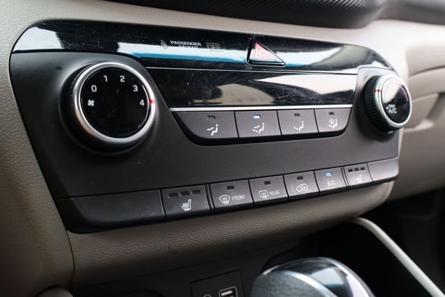Used 2019 Gray Hyundai Value image 15