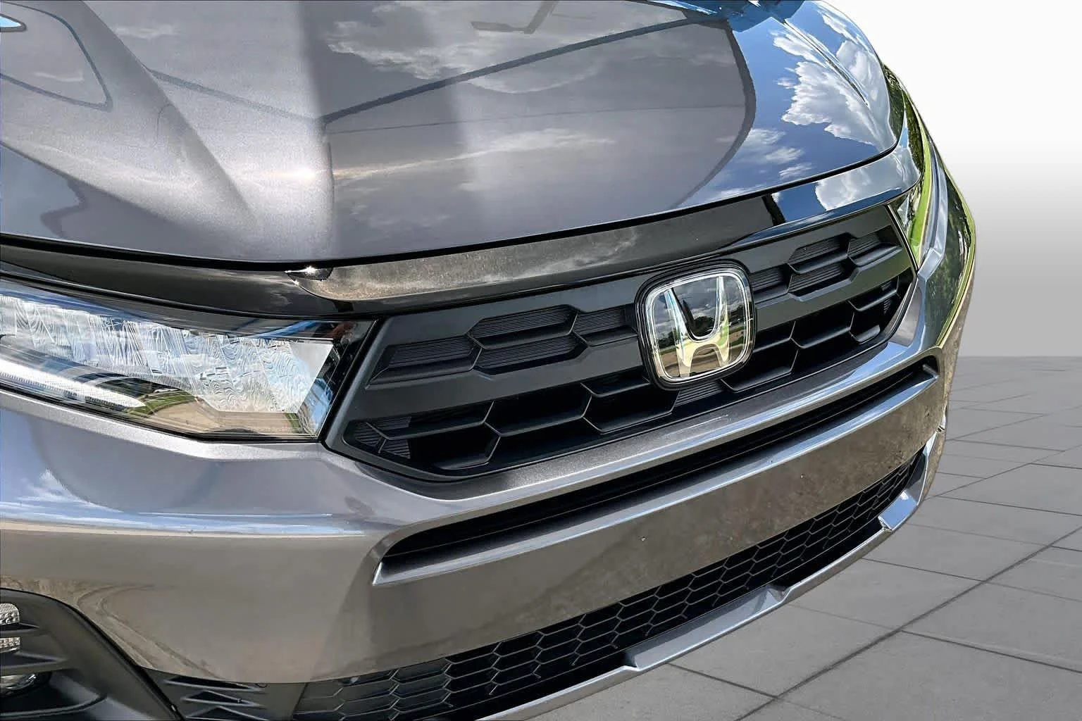 Certified Used 2025 Modern Steel Metallic Honda EX-L image 29