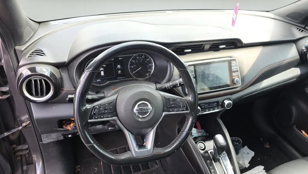 Used 2020 Gray Nissan SR image 16