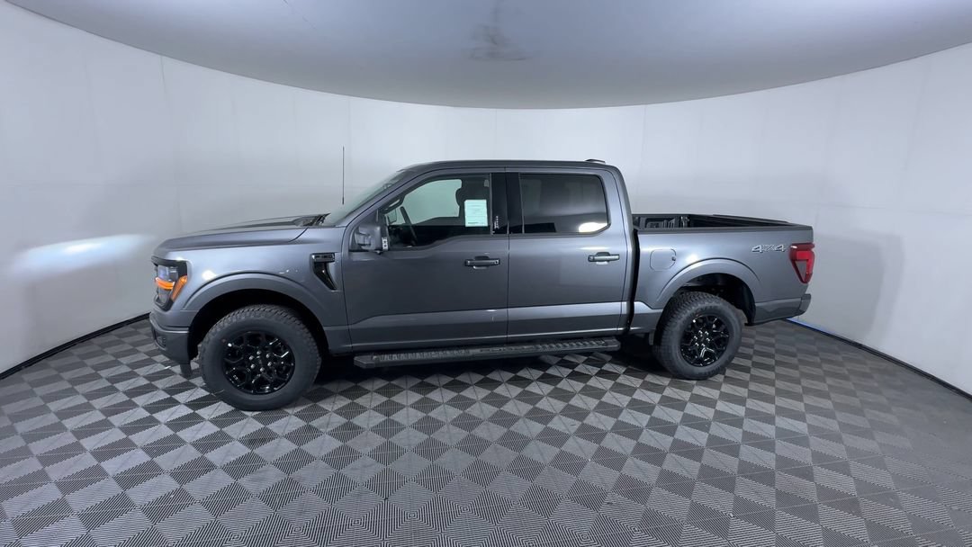 New 2026 Carbonized Gray Metallic Ford XLT image 5