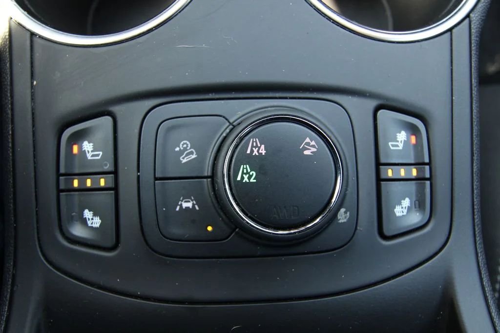 Used 2024 White GMC SLT image 11