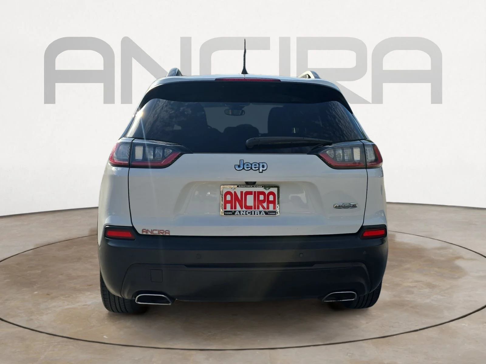 Used 2021 Bright White Clearcoat Jeep Latitude Lux image 9