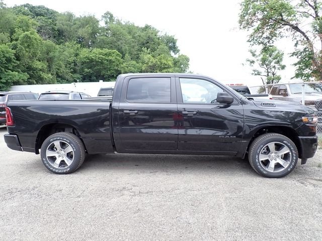 New 2026 Diamond Black Crystal Pearlcoat RAM Express image 9