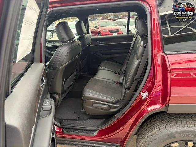 New 2026 Velvet Red Pearl-Coat Exterior Paint Jeep Altitude image 20