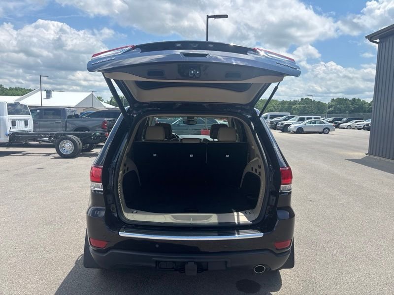 Used 2020 Red Jeep Limited image 9