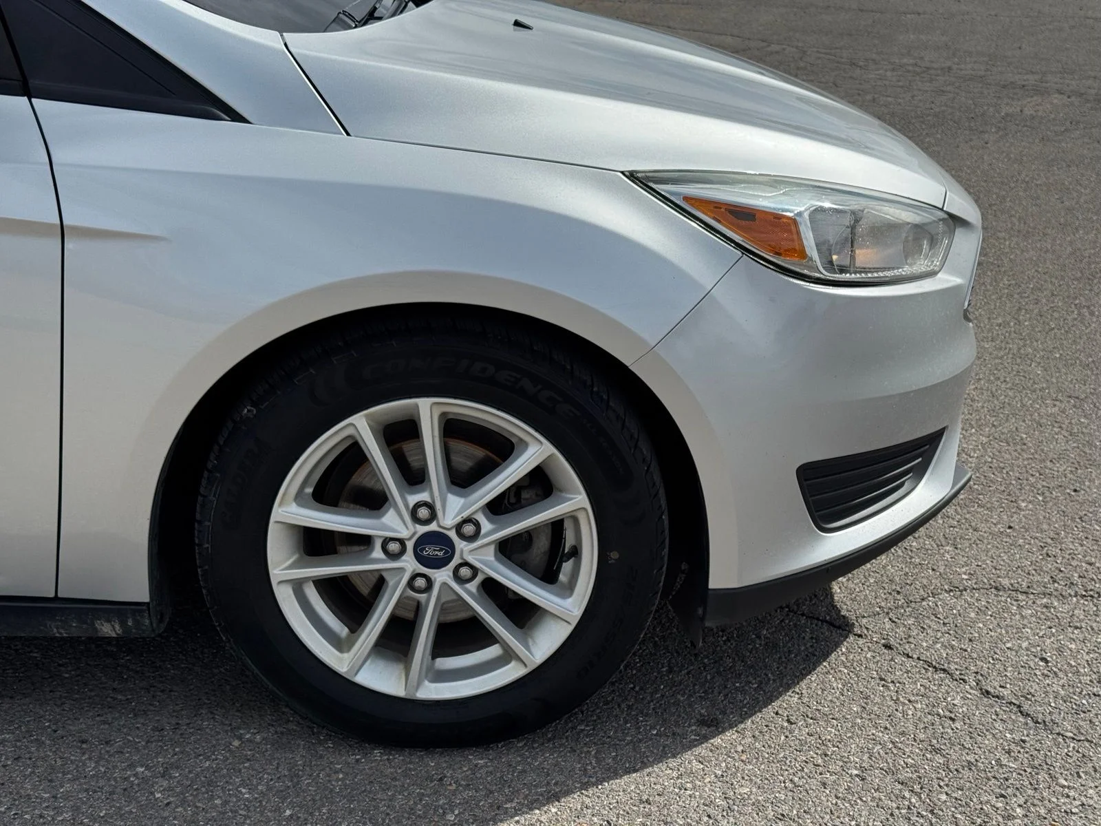 Used 2017 Silver Ford SE image 3