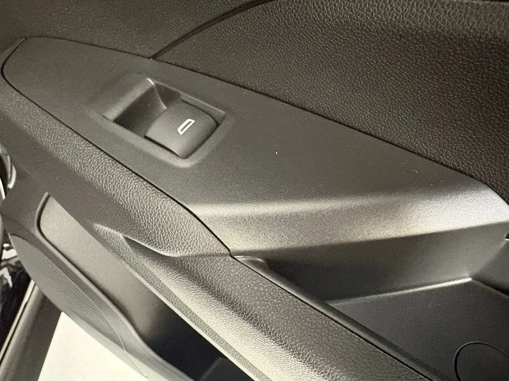 New 2026 Mosaic Black Metallic Chevrolet 2RS image 19
