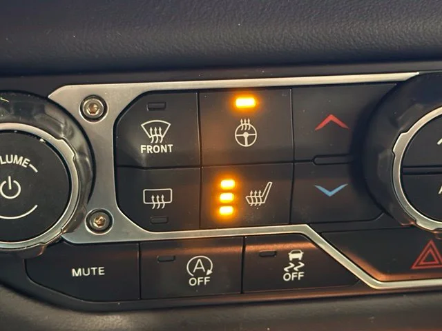 Used 2025  Jeep Mojave image 29