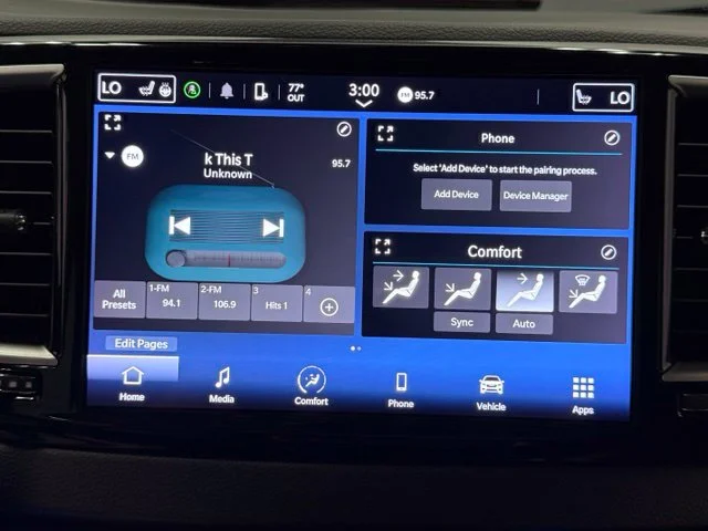 Used 2024 White Chrysler Touring L image 20