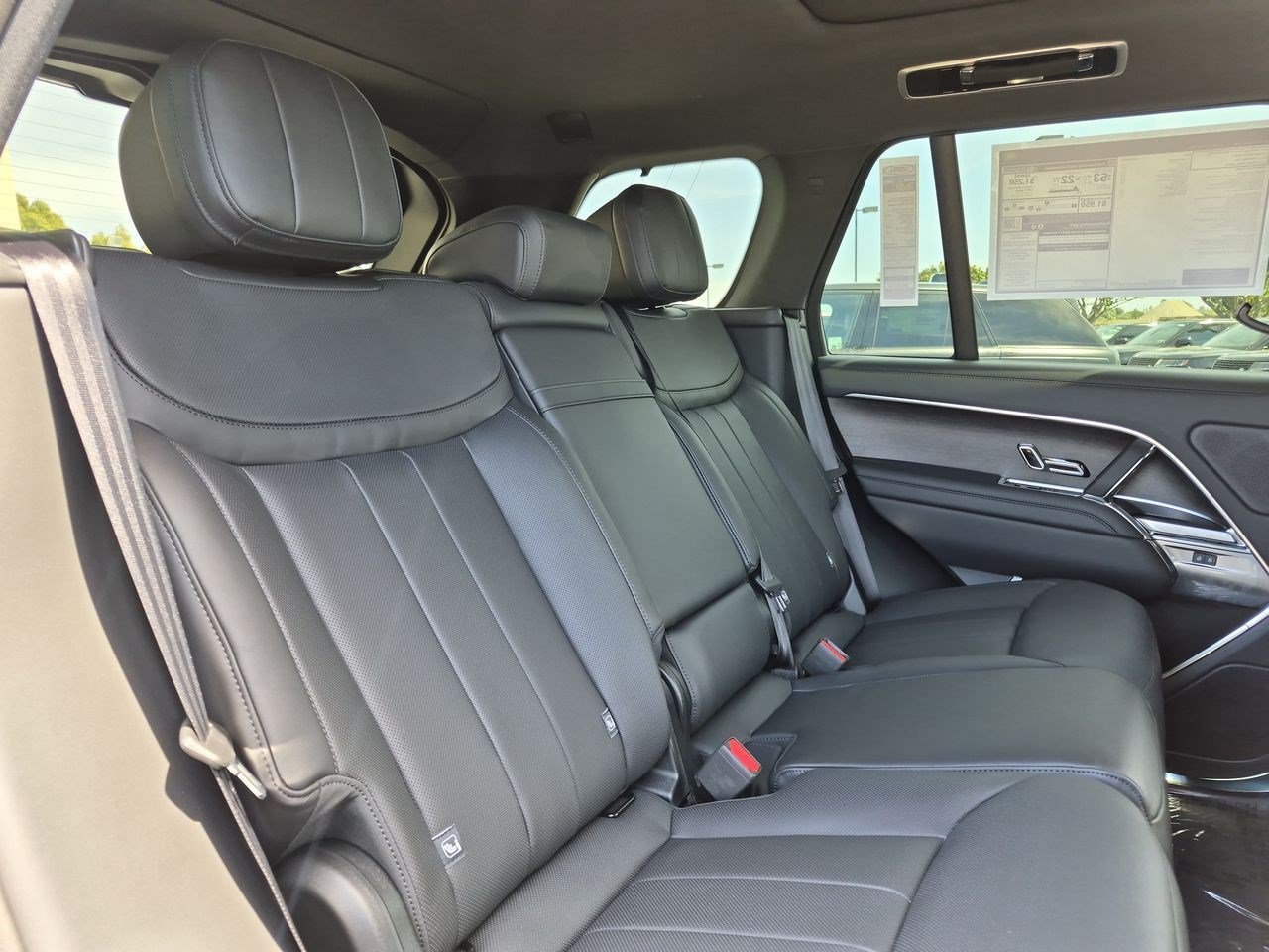 New 2026 Carpathian Grey Premium Metallic Land Rover SE image 25