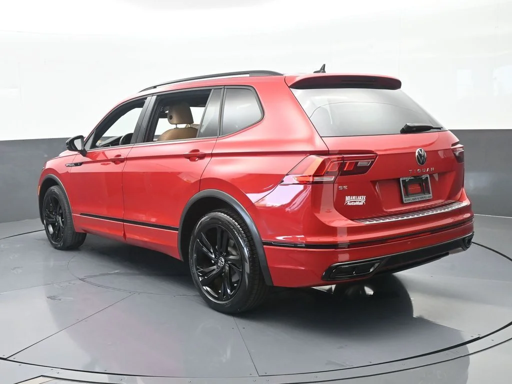 Used 2024 Red Metallic Volkswagen 2.0T SE R-Line Black image 4
