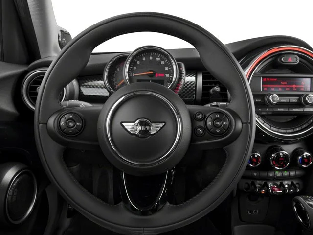 Used 2018 Volcanic Orange MINI  image 7