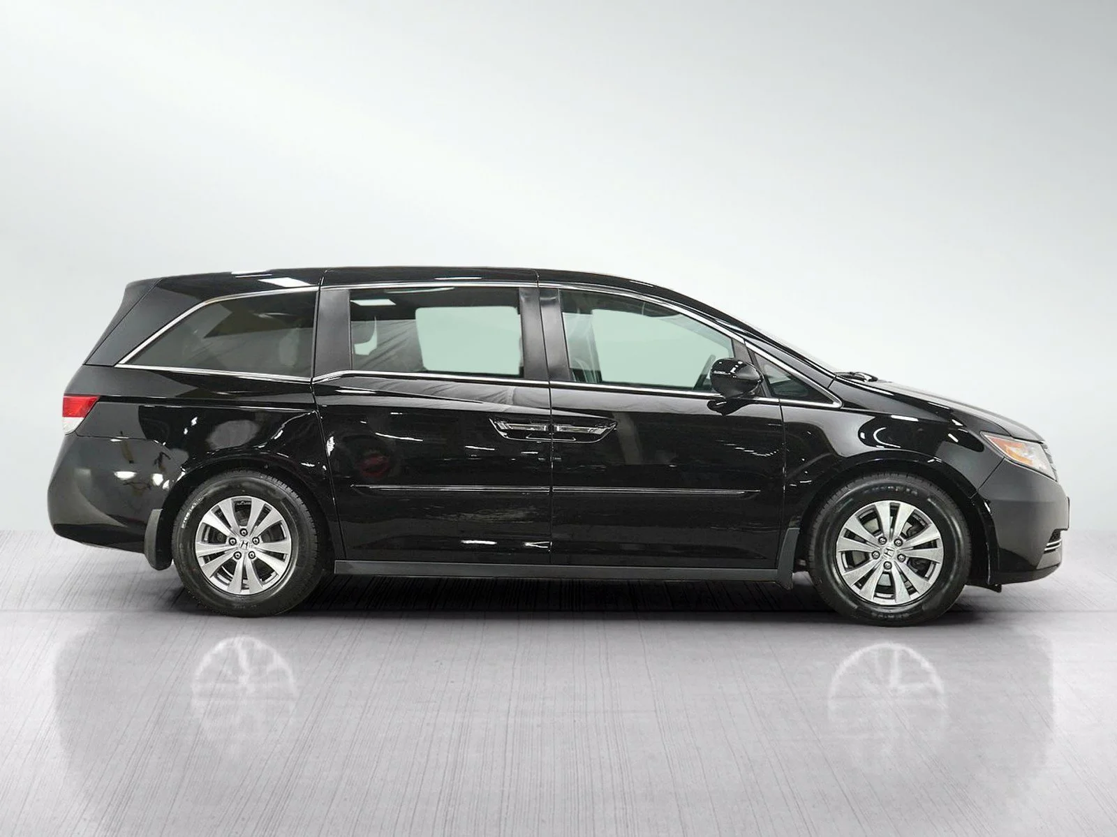 Used 2015 Crystal Black Pearl Honda 5dr EX-L w/Navi image 6