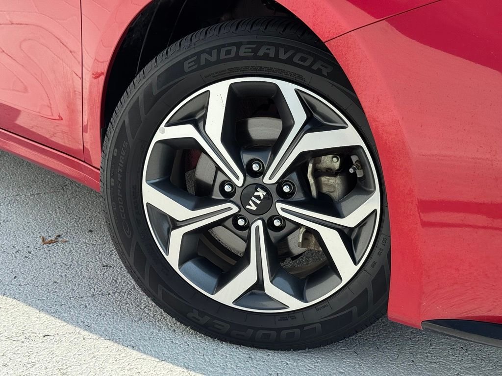 Used 2020 Red Kia LXS image 6