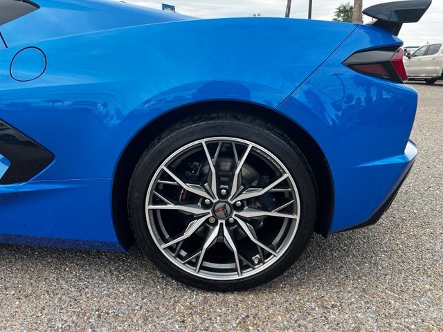 Used 2025 Riptide Blue Metallic Chevrolet 2LT image 10