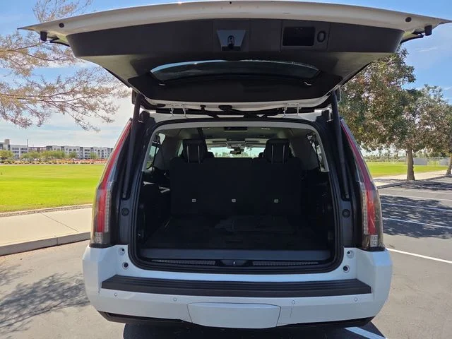 Used 2020 White Cadillac Luxury image 27