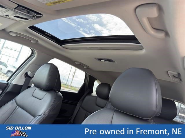Used 2023 Shimmering Silver Hyundai SEL image 15