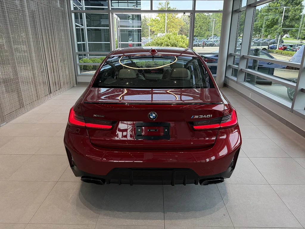 New 2026 Vegas Red Metallic BMW xDrive NA image 5