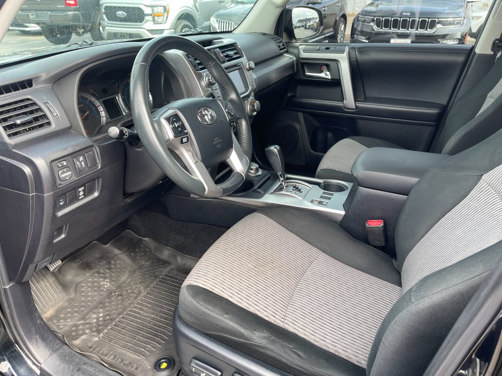 Used 2019 Black Toyota SR5 image 11
