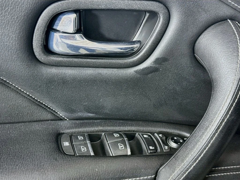 Used 2018 White INFINITI  image 22