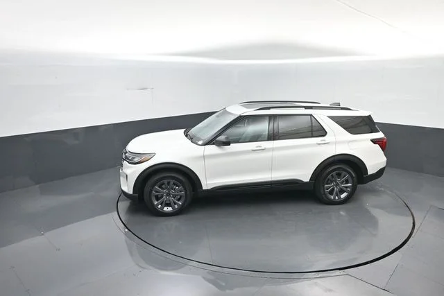 New 2026 Star White Metallic Tri-Coat Ford Active image 25