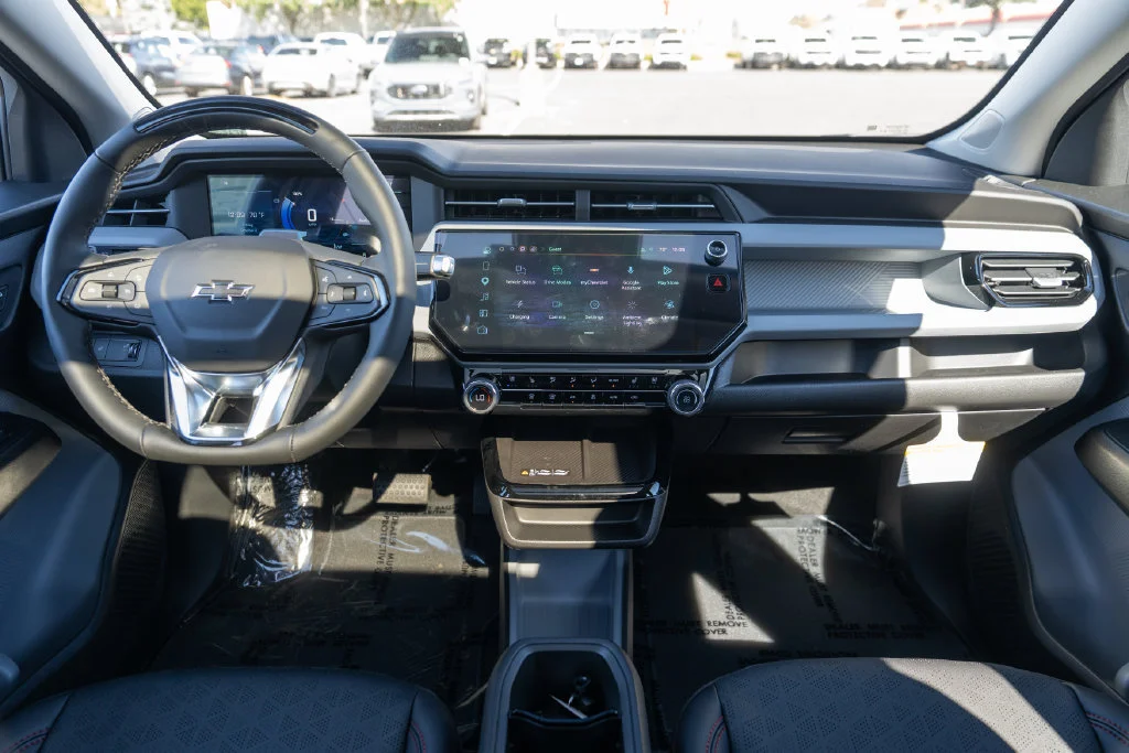 2027 Chevrolet Bolt RS - Photo 9
