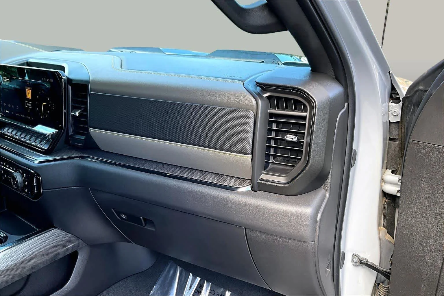 Used 2024 Slate Gray Metallic Chevrolet ZR2 image 19