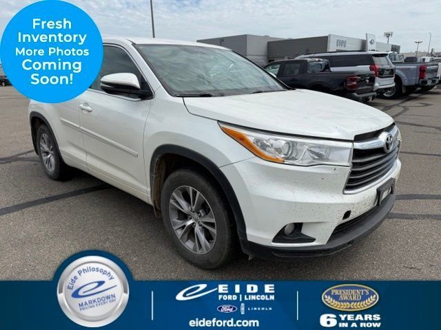 Used 2014  Toyota LE Plus V6 image 1