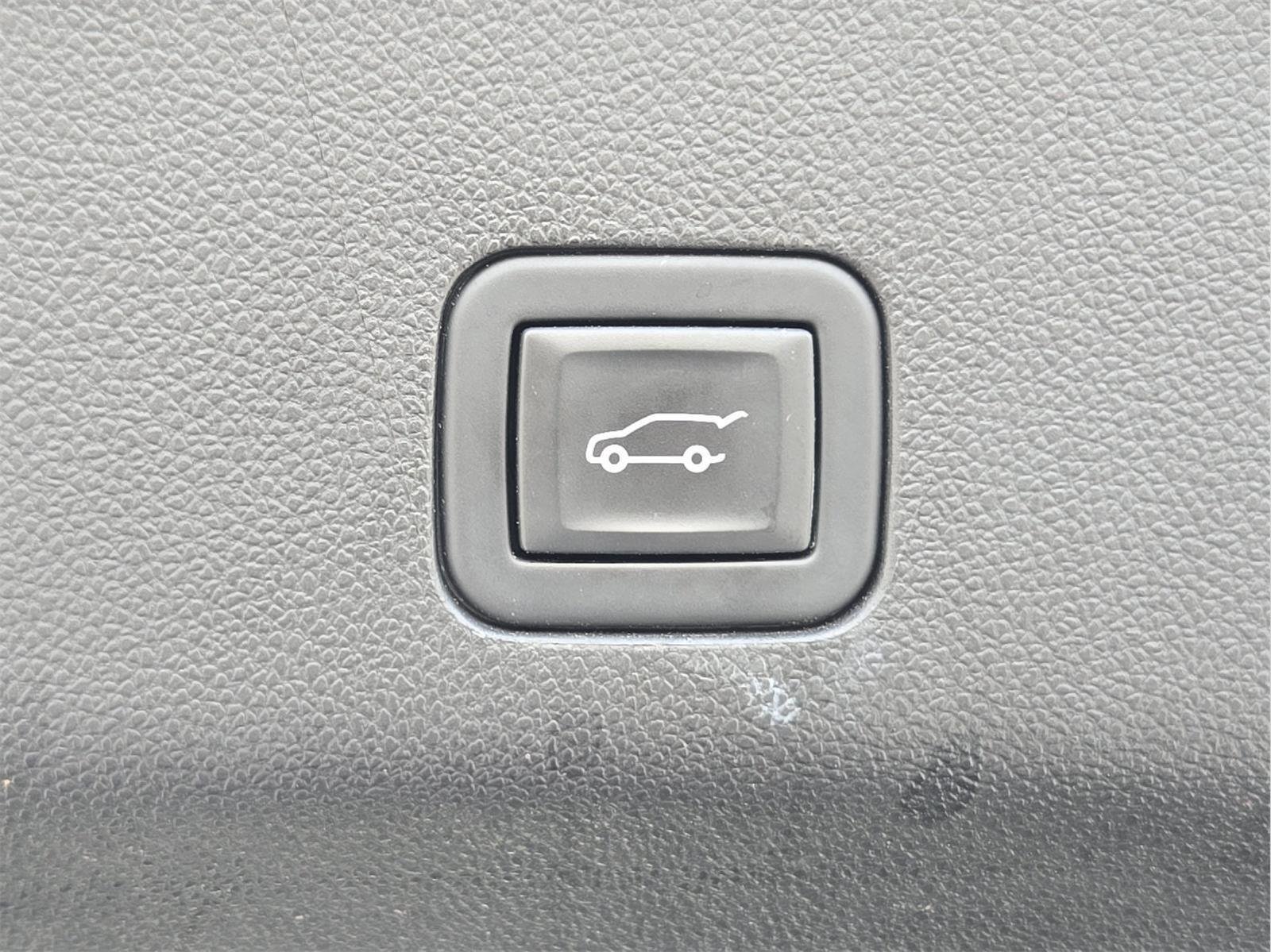 Used 2025 Black Chevrolet RST image 21