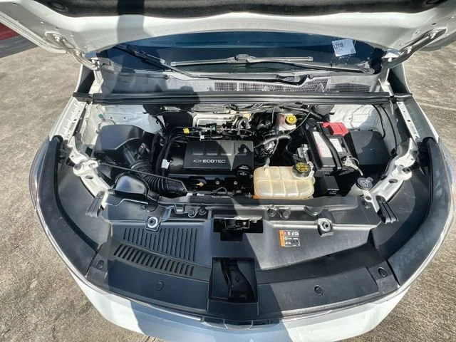 Used 2018 SUMMIT WHITE Chevrolet LT image 30