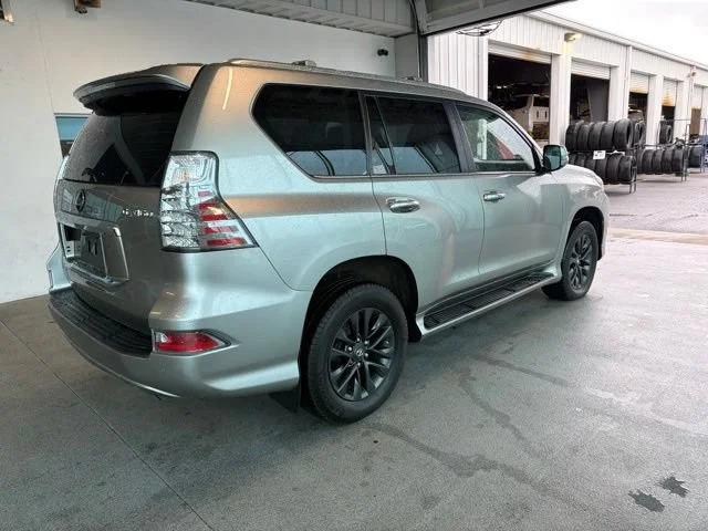 Used 2023 Atomic Silver Lexus GX 460 Premium image 14
