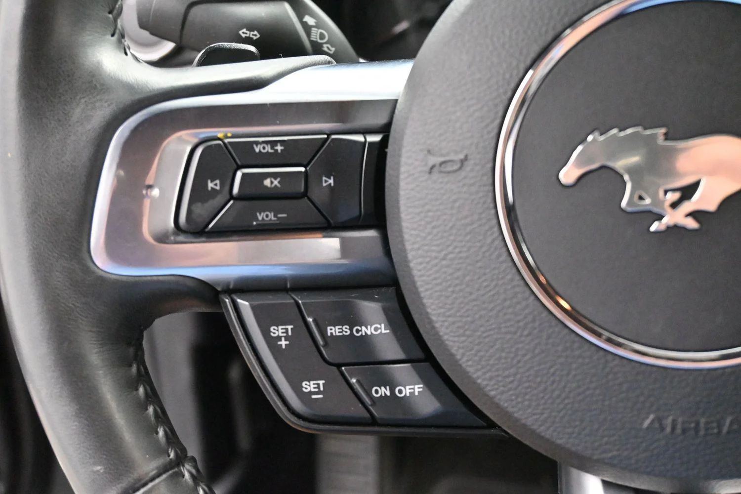 Used 2018 Magnetic Ford GT Premium image 18