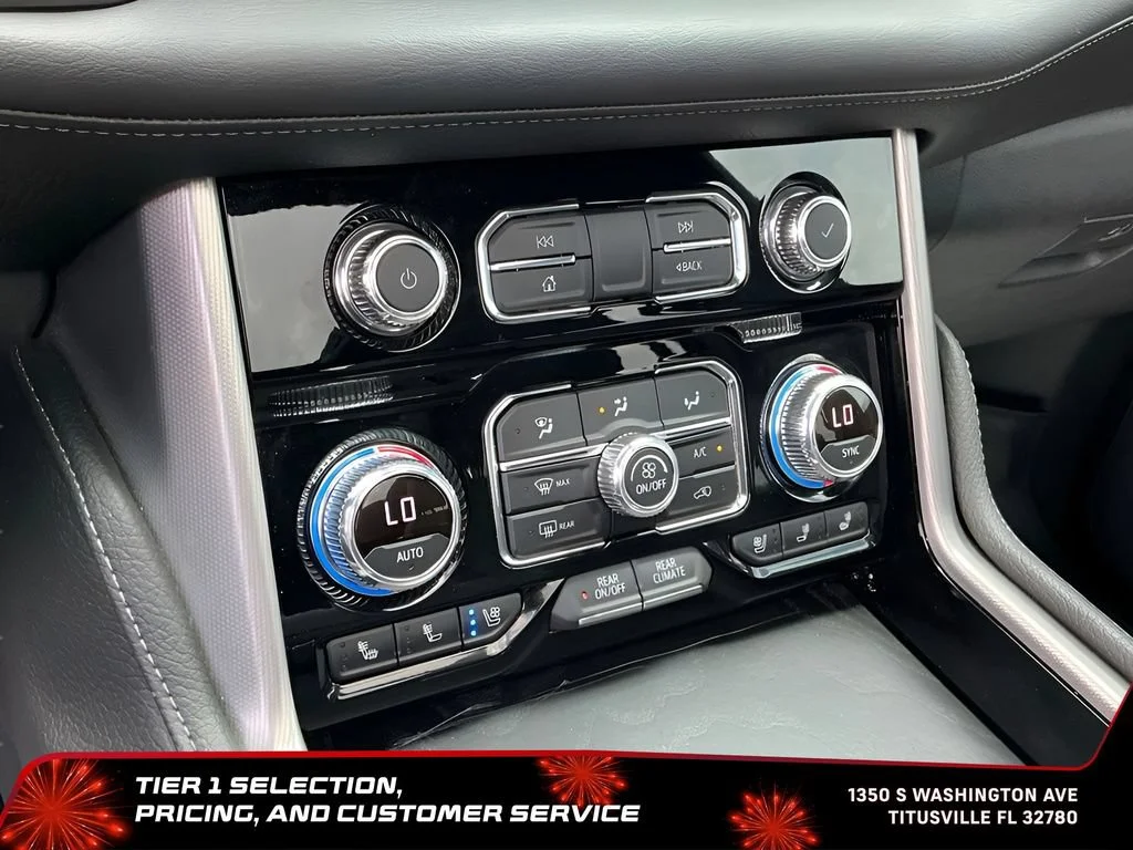 Used 2021 WHITE FROST TRICOAT GMC Denali image 48